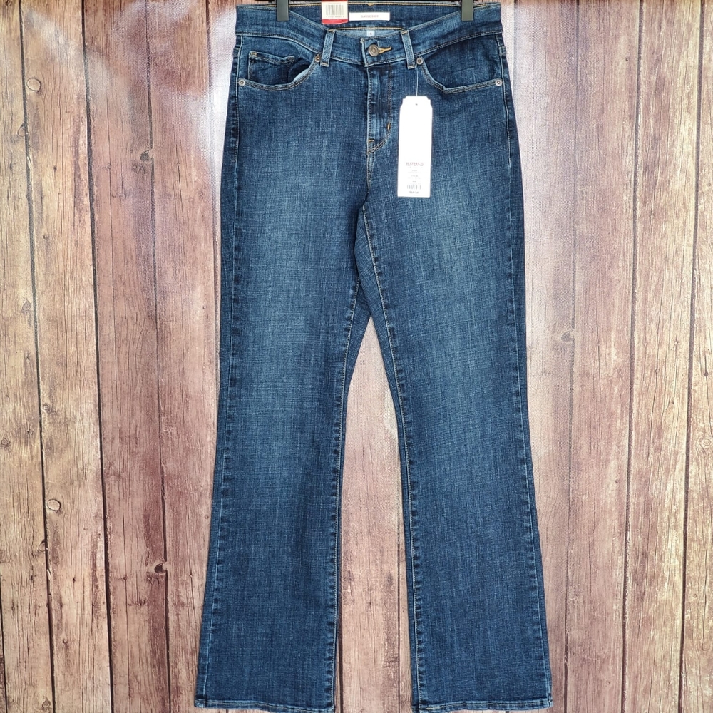 NWT Levi's bootcut denim jeans